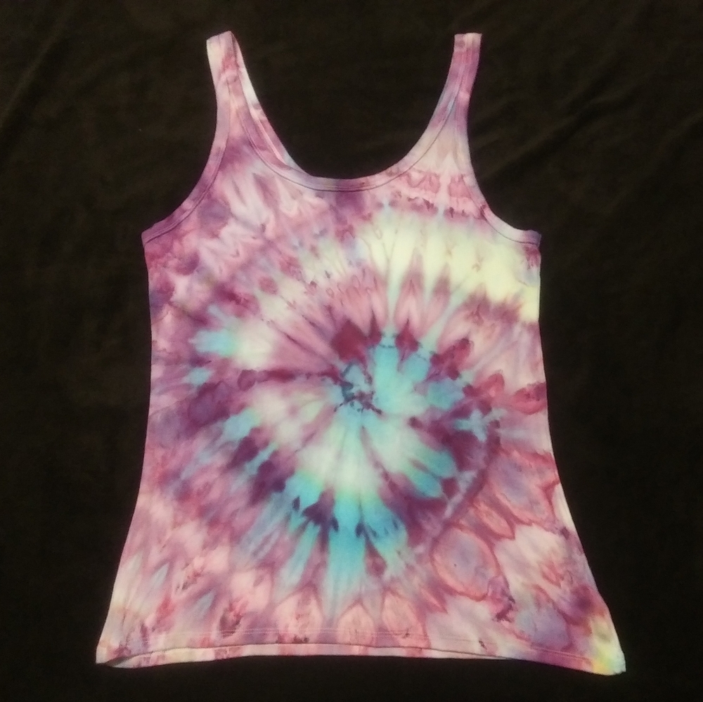 Handmade women tie dye tank top. Spring pinks&blue